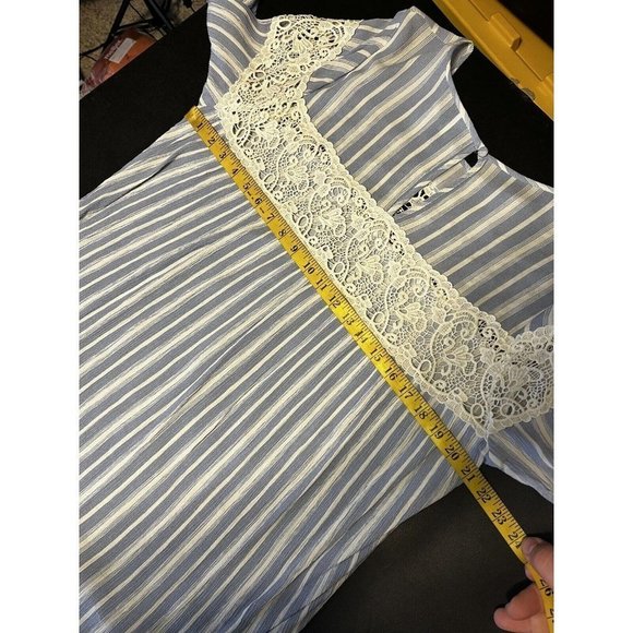 Torrid Blouse Size 1 1X Blue White Stripes Gauze Crochet Trim 3/4 Sleeves Flowy - Picture 7 of 8